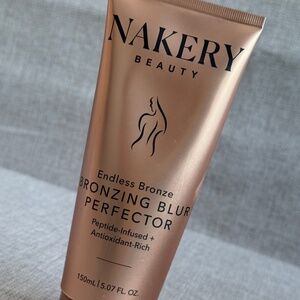 Nakery Beauty Endless Bronze Bronzing Blur Perfector 150 ml/5.07 fl oz